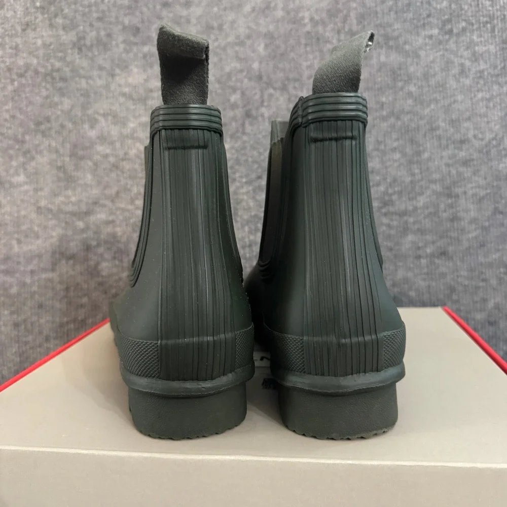 NWB Hunter Original Chelsea Rain Boots Dark Olive Green Matte Mens 9 Waterproof